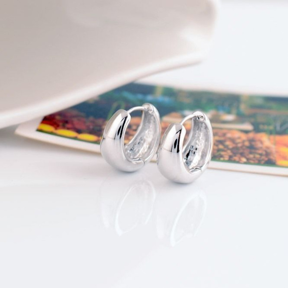 Jewelry - 18K White Gold GF Hoop Huggie Earrings 15mm
